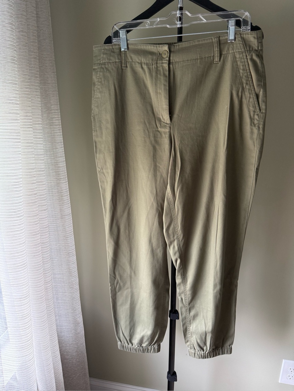 NWOT Talbots Casual Olive Green Jogger Pants  SZ L (17" W) Never Worn